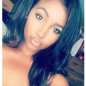 Meet your Posher, Kelli